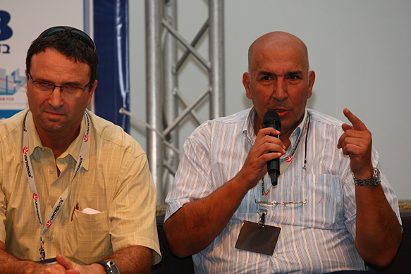 gadi6408.jpg gadi6408.jpg